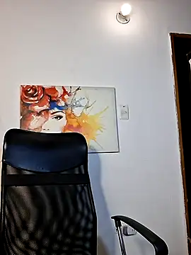 ValentinaRose4 online show from November 29, 2025, 4:12 am