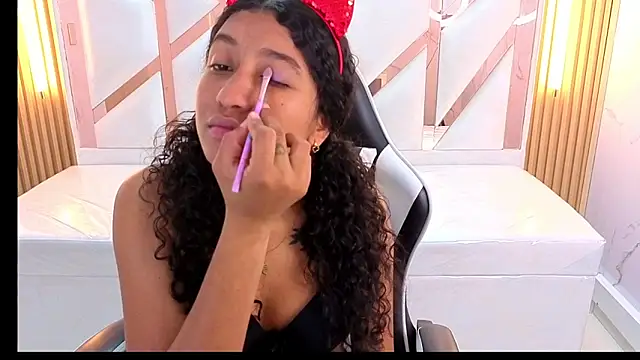 ninadelight tp online show from November 27, 2025, 7:47 pm