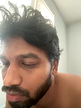 Snapshot of Davidbottom7 chatting on November 4, 2025, 1:15 pm Davidbottom7 online show from November 4, 2025, 1:15 pm