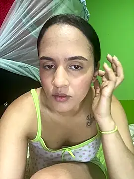 Snapshot of Ivy_08 chatting on December 22, 2025, 1:28 am Ivy 08 online show from December 22, 2025, 1:28 am