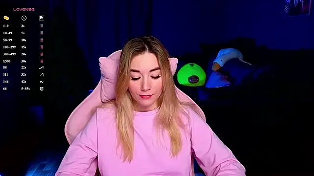 Snapshot of Rosie_Mac chatting on February 27, 2026, 1:28 am Rosie Mac online show from February 27, 2026, 1:28 am