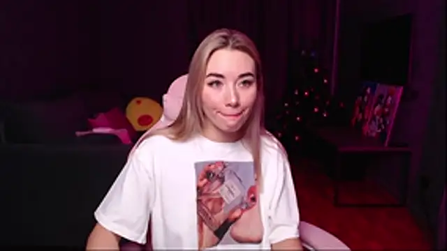 Rosie Mac online show from December 15, 2025, 2:06 am