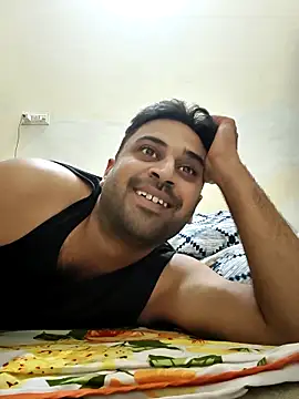 Snapshot of ITZ_GURU chatting on November 19, 2025, 8:31 pm ITZ GURU online show from November 19, 2025, 8:31 pm