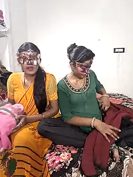 Real-Family online show from December 16, 2025, 5:06 pm