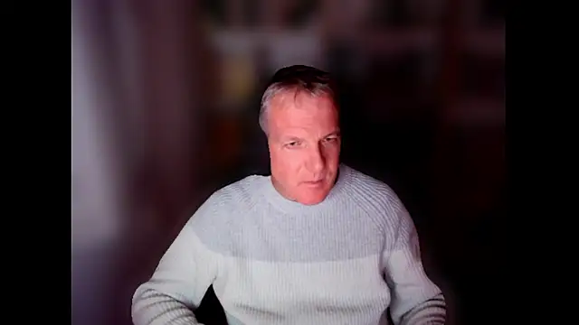 ChocolatMilka44 online show from November 3, 2025, 10:02 pm