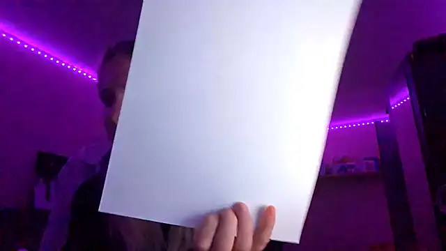 Snapshot of KarinRobertson chatting on November 24, 2025, 7:36 pm KarinRobertson online show from November 24, 2025, 7:36 pm