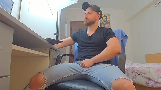 Snapshot of Ryanstone_ chatting on July 25, 2026, 7:49 am Ryanstone online show from July 25, 2026, 7:49 am