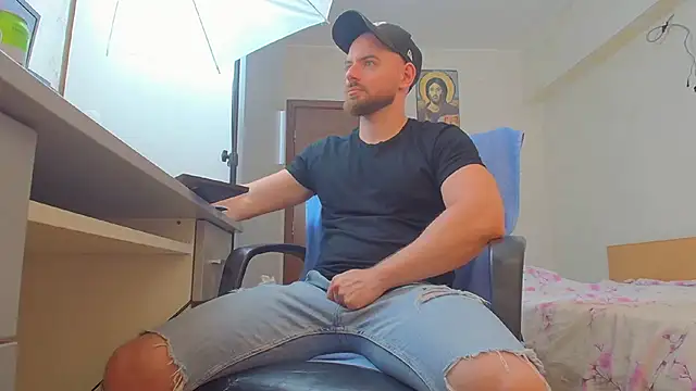 Snapshot of Ryanstone_ chatting on July 20, 2026, 11:01 am Ryanstone online show from July 20, 2026, 11:01 am
