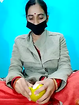 New Married Couple online show from November 3, 2025, 2:53 pm