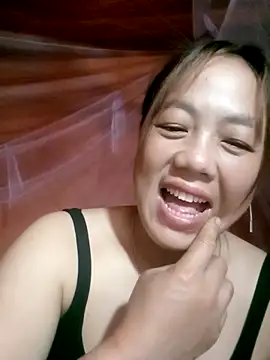 Sara pusyy online show from April 15, 2026, 7:58 pm