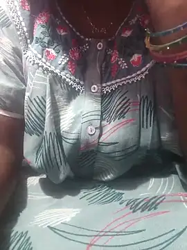 hyd couple7878 online show from April 19, 2026, 12:44 am