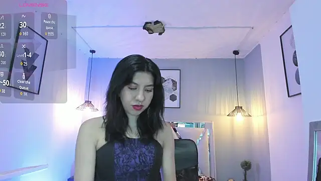 zoe-moreau online show from March 13, 2026, 7:41 pm