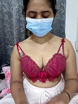 Aarti909090 online show from May 28, 2026, 3:07 pm