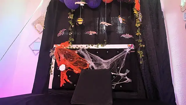 Snapshot of Dayan_and_Andriu chatting on November 4, 2025, 7:28 pm Dayan and Andriu online show from November 4, 2025, 7:28 pm