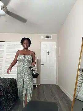 ladiosa selene online show from March 1, 2026, 9:37 pm