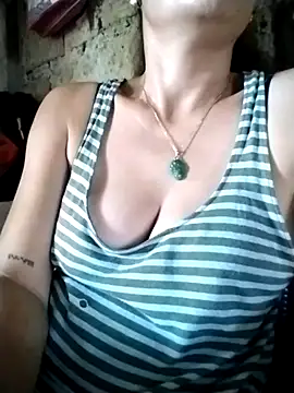 Snapshot of Sassy-jann chatting on November 28, 2025, 12:00 am Sassy-jann online show from November 28, 2025, 12:00 am