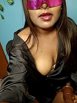 Hoty Mimi online show from November 30, 2025, 2:56 am