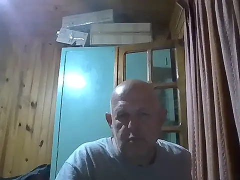 Snapshot of Karl1-85 chatting on November 5, 2025, 2:14 am Karl1-85 online show from November 5, 2025, 2:14 am