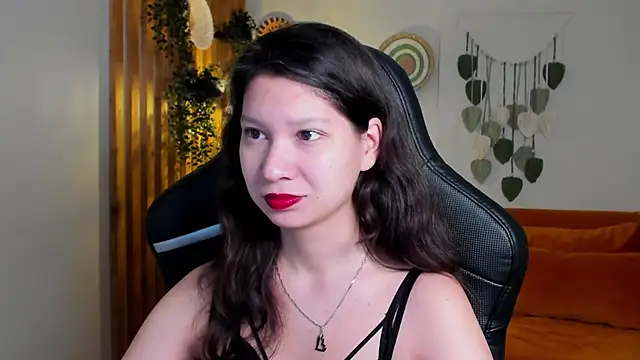 Snapshot of SaraDenars chatting on November 26, 2025, 5:18 am SaraDenars online show from November 26, 2025, 5:18 am