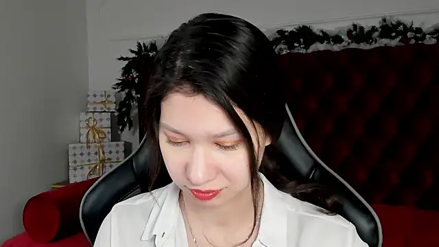 Snapshot of SaraDenars chatting on December 16, 2025, 4:17 am SaraDenars online show from December 16, 2025, 4:17 am