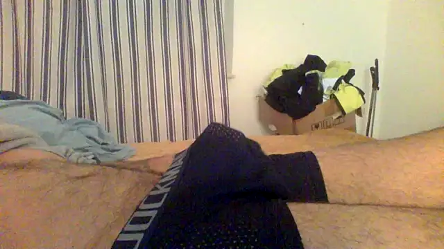 Snapshot of Camiin20 chatting on February 15, 2026, 5:12 pm Camiin20 online show from February 15, 2026, 5:12 pm