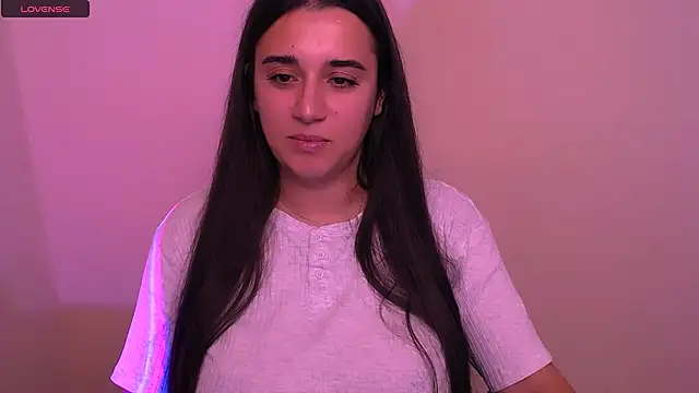 Snapshot of AlinaDoll_ chatting on November 5, 2025, 8:39 am AlinaDoll online show from November 5, 2025, 8:39 am