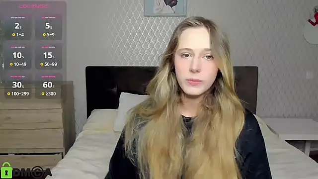 Snapshot of blondy_rina chatting on November 5, 2025, 8:45 pm blondy rina online show from November 5, 2025, 8:45 pm