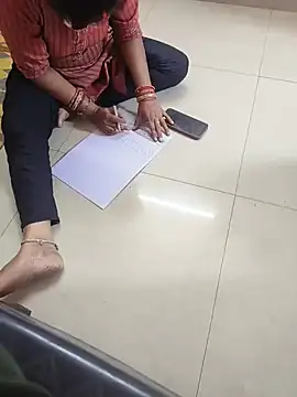 Lailamajnu1996 online show from February 24, 2026, 7:31 am