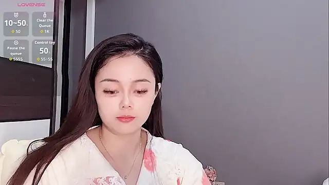 Snapshot of Yesenia- chatting on November 22, 2025, 1:43 pm Yesenia- online show from November 22, 2025, 1:43 pm