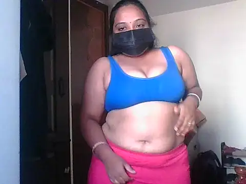 Snapshot of Mathi_cam chatting on February 15, 2026, 7:31 am Mathi cam online show from February 15, 2026, 7:31 am