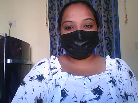 Snapshot of Mathi_cam chatting on February 12, 2026, 4:45 am Mathi cam online show from February 12, 2026, 4:45 am