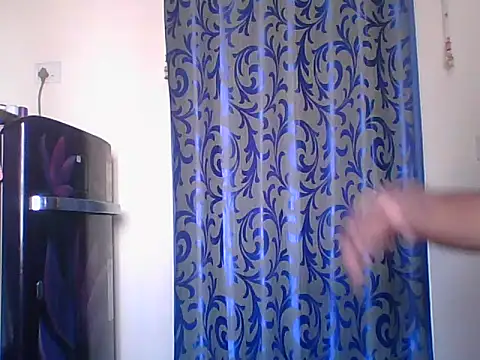 Snapshot of Mathi_cam chatting on February 18, 2026, 4:43 am Mathi cam online show from February 18, 2026, 4:43 am