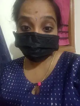 Snapshot of Mathi_cam chatting on March 8, 2026, 2:42 pm Mathi cam online show from March 8, 2026, 2:42 pm