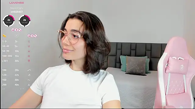 Snapshot of sara_ospinna chatting on November 4, 2025, 1:48 pm sara ospinna online show from November 4, 2025, 1:48 pm