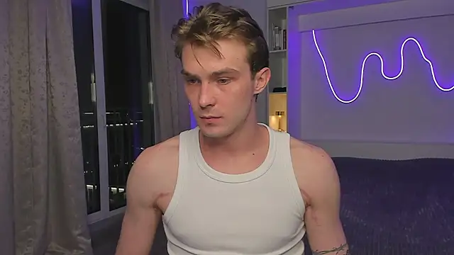 Snapshot of DanteRay chatting on November 9, 2025, 12:03 am DanteRay online show from November 9, 2025, 12:03 am