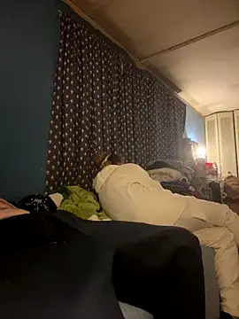 biggdaddyandqueenn online show from December 21, 2025, 4:14 am