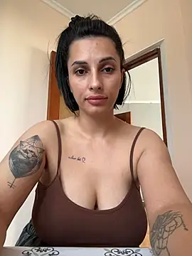 Snapshot of MUDA-TI chatting on November 4, 2025, 11:47 am MUDA-TI online show from November 4, 2025, 11:47 am