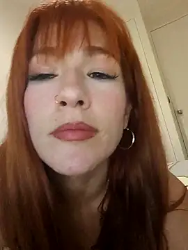 Snapshot of Xeena_ chatting on April 10, 2026, 7:54 pm Xeena online show from April 10, 2026, 7:54 pm