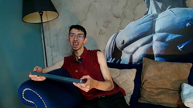 ZyroNight online show from November 19, 2025, 7:36 pm