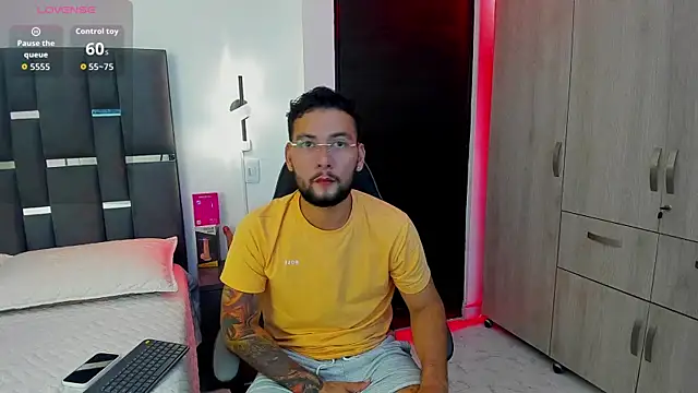 Snapshot of noah_corvelle chatting on November 17, 2025, 10:03 pm noah corvelle online show from November 17, 2025, 10:03 pm