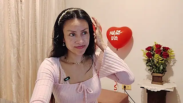 Snapshot of Bella_Exhibition chatting on February 15, 2026, 7:35 pm Bella Exhibition online show from February 15, 2026, 7:35 pm