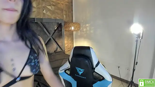 Kiara velvet   online show from April 8, 2026, 4:36 am