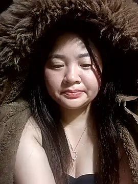 Bee-bgolden online show from November 24, 2025, 3:01 pm