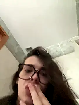 Snapshot of zowi101 chatting on December 14, 2025, 9:37 am zowi101 online show from December 14, 2025, 9:37 am