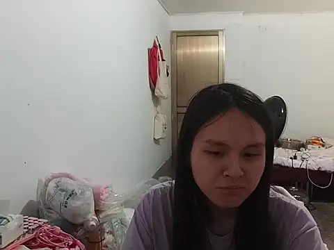 Snapshot of RebelAura chatting on May 18, 2026, 12:00 am RebelAura online show from May 18, 2026, 12:00 am