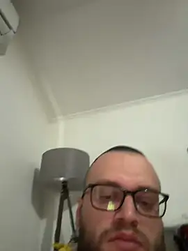 Rayer124 online show from May 30, 2026, 5:47 am