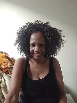Snapshot of Mommy_Sienna chatting on June 3, 2026, 2:33 pm Mommy Sienna online show from June 3, 2026, 2:33 pm