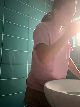 EdaQueen online show from November 18, 2025, 7:11 am