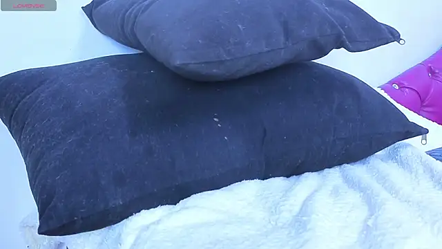 Julieta horney online show from November 6, 2025, 2:54 pm