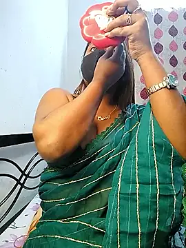 Snapshot of LoveLy-Soneya chatting on February 13, 2026, 12:16 pm LoveLy-Soneya online show from February 13, 2026, 12:16 pm